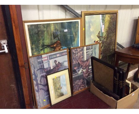 A quantity of horse racing and hunting prints
