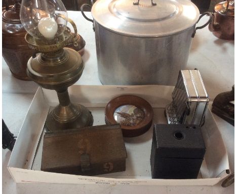 A collection of items to include, Vintage electric toaster, brass oil lamp, camera, metal tin and small ceramic painting, AF,