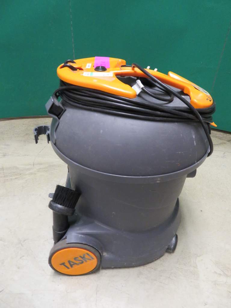 Taski Vento 15 Vacuum Cleaner Powers Up But Not All Functions Tested