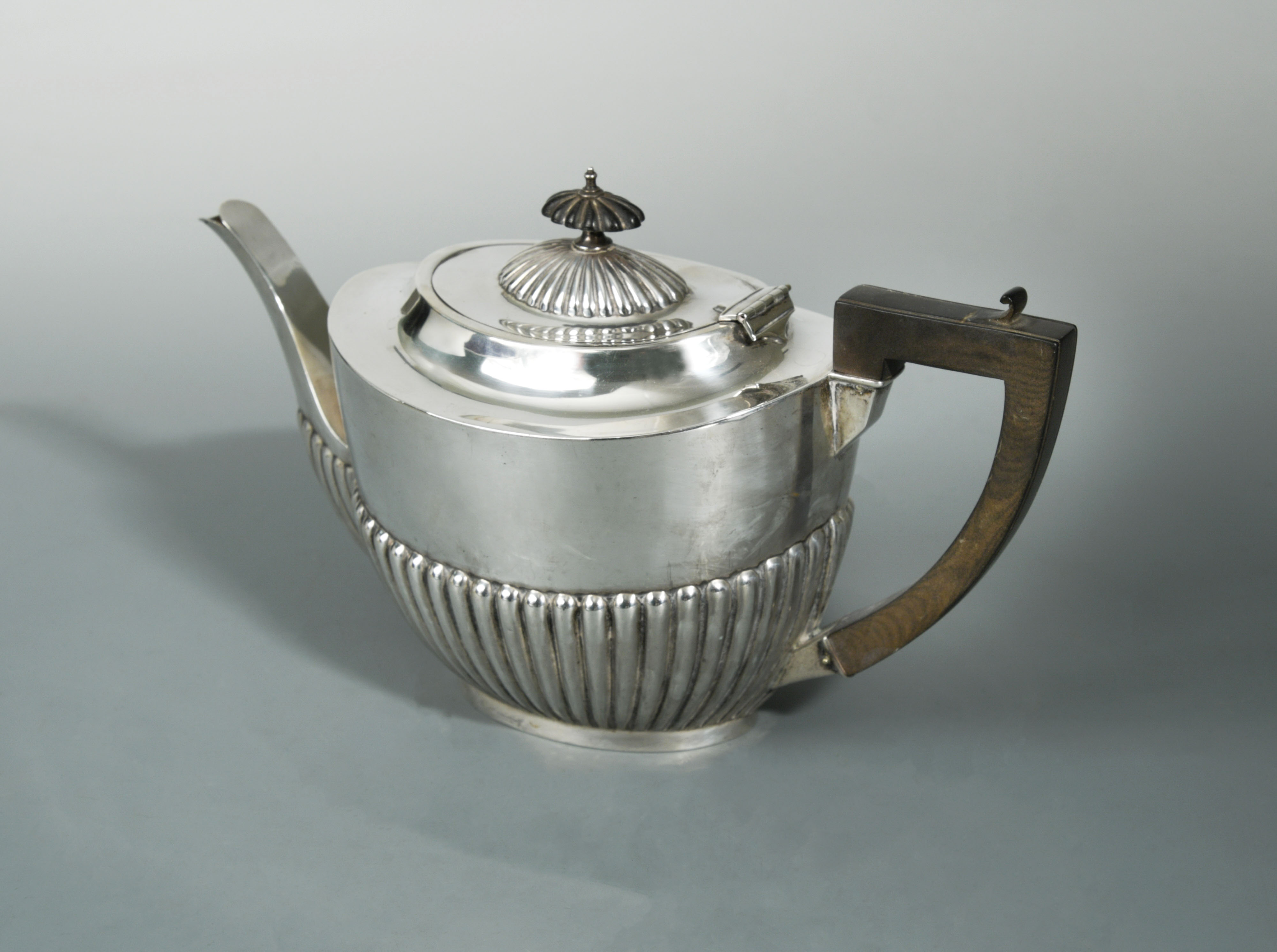 An Edward VII Silver Teapot In Cheffins Fine Art