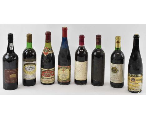 RED WINE; eight bottles of assorted red wine comprising a bottle of Châteauneuf-du-Pape, Clos de L'Oratoire des Papes, 75cl, 