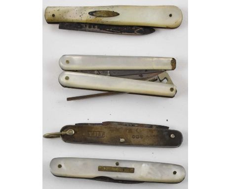 A George V hallmarked silver pocket knife with stainless steel blades, Sheffield 1931, two mother of pearl handled and silver