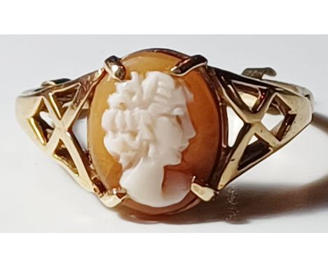 9CT GOLD CAMEO RING SIZE M 1.9g
THIS LOT IS IN SECURE STORAGE, VIEWING BY APPOINTMENT ONLY