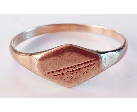 9CT GOLD SIGNET RING SIZE R 1.1g
THIS LOT IS IN SECURE STORAGE, VIEWING BY APPOINTMENT ONLY  NO. 37
