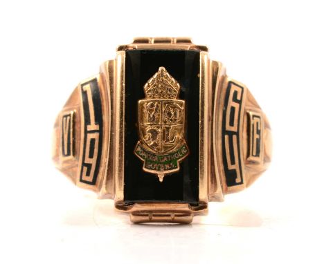 A 10K American Pomona Catholic Boys High School ring 1964, ring size T, 9.3G.