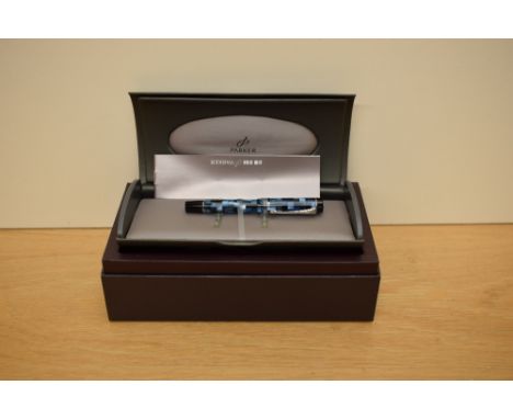 A boxed Parker Duofold Demi cartridge fill fountain pen in Check marine having Duofold Parker 18k 750 nib