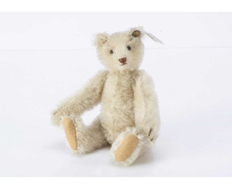 A Steiff limited edition Snap-a-part-Bear 1908 replica Teddy Bear, 2466 of 5000 for the year 1989/90, with certificate in ori