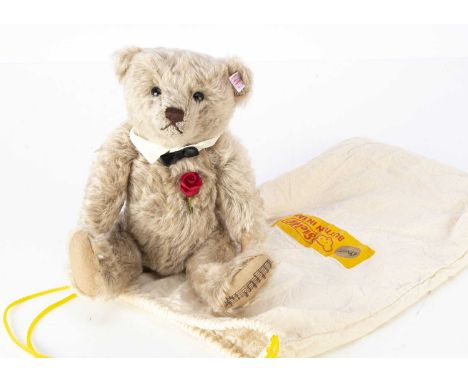 A Steiff limited edition Comme D'Habitude - My Way musical Teddy Bear, 706 of 1500 My Way Teddy Bear commemorates the famous 