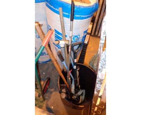 Dustbin of garden tools (bin not included) 