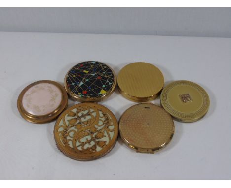 6 Various vintage compacts