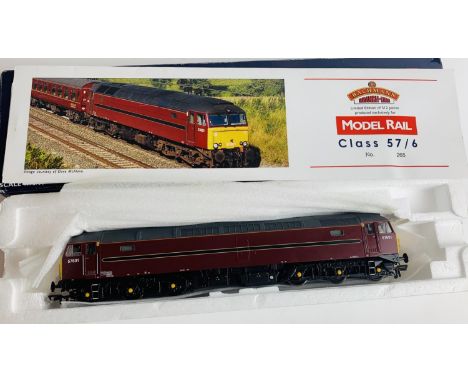 Bachmann OO Gauge Class 57 West Coast Railways Model Rail Exclusive - Boxed. P&amp;P Group 2 (£18+VAT for the first lot and £