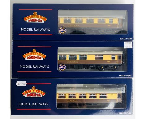 3x Bachmann Pullman Parlour Car Coaches with Interior Lights 1x Catch Lacking Wheels/Bogies, 1x Coach has P4 Wheel Sets, 1x C