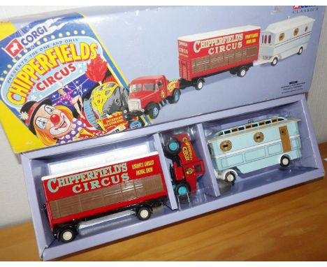 Corgi 1:50 scale Chipperfields Circus set and Scammell Highwayman Trailer Caravan set. P&amp;P Group 2 (£18+VAT for the first