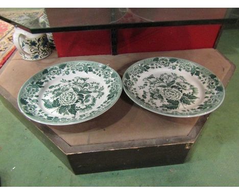 Spode Archive Collection plates British Flowers - Poppy, green (2), 30.5cm diameter