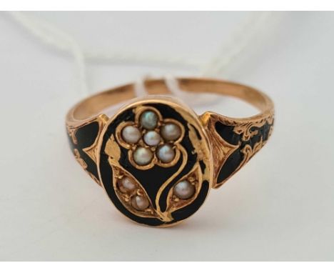 A gold and black enamel memorial ring set with pearls size Q 1/2 - 2.5 gms 