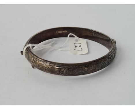 A hinged silver bangle 