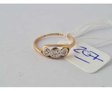 A vintage diamond dress ring 18ct gold size K 1/2 