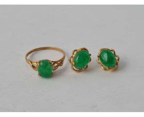 High carat gold Chinese jade ring and matching earrings