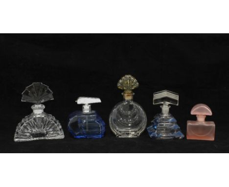 Five Art Deco style glass scent bottles to include two blue bottles one pink and two in clear glass, (5) 