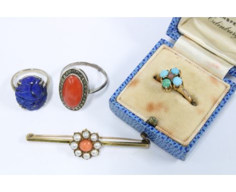 9ct gold lapis plaque ring, 9ct gold pearl and coral bar brooch, turquoise flowerhead ring, stamped 10K and a dress ring (4) 