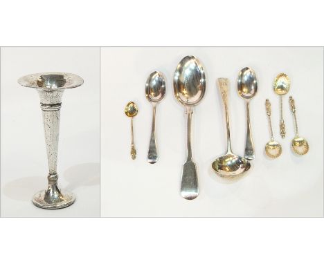 A pair of Edward VII teaspoons, London 1905, 2oz, three Victorian apostle-top coffee spoons, shell bowl with spirally twisted