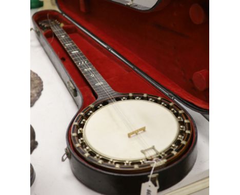 The Olly Oakley model zither banjo made by AO Windsor, 6 strings, cased, length 95cm