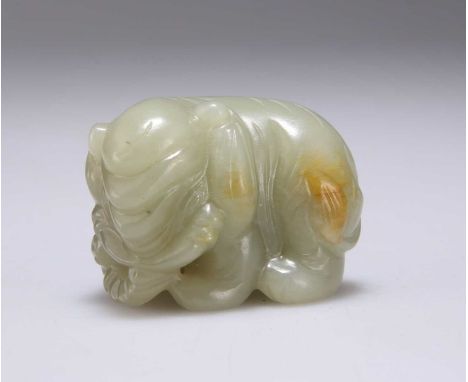 A CHINESE JADE GROUP depicting a monkey and elephant. 5.2cm long, 3.7cm high