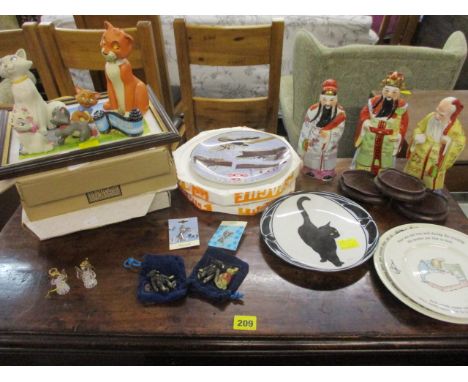 Two articulated Steiff metal miniature bears, a Steiff metal miniature hare, mixed collectable wall plates to include a limit