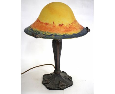 A DECORATIVE ART NOUVEAU STYLE BRONZED TABLE LAMP with glass shade, 44cm high 