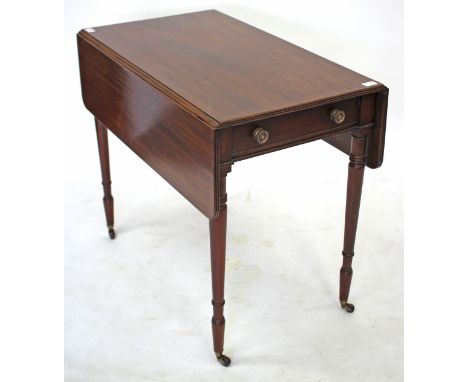 A 19TH CENTURY MAHOGANY PEMBROKE TABLE with reeded edges to the drop flaps, single drawer to one end and on turned tapering l