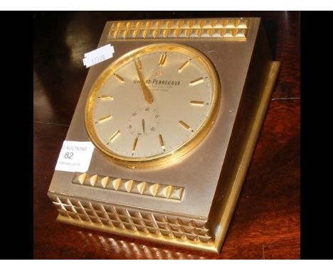 A Girard-Perregaux retro desk clock with separate second hand - 16cm x 12cm CONDITION REPORTBattery operated. Appears to keep