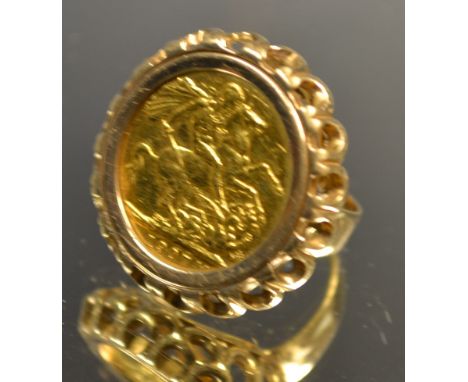 A gold sovereign, 1907, 9ct gold mounted as a ring, 16g gross