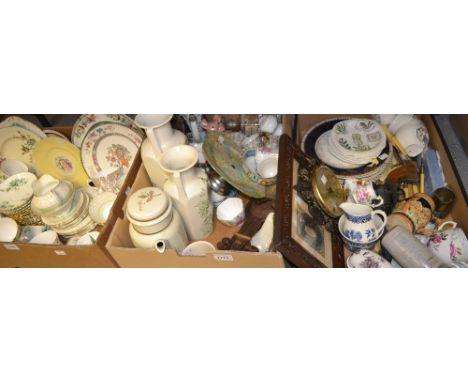 Ceramics - Shelley, Royal Worcester, Wedgwood, tea services, etc. 
