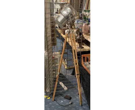 SPOTLIGHT STANDING LAMP ''STRAND ELECTRIC''