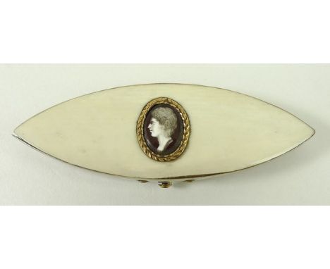 A George III ivory toothpick box of navette form set to the lid with an en grisaille portrait of a lady in a gold mount, 9cm 