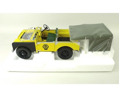 A Minichamps 1:18 scale model of a Land rover AA Road Service 1948, limited edition 1200, together with a Land Rover 1948, bo