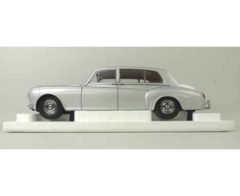 A Paragon model of a Rolls Royce Phantom V 1964 MPW, scale 1:18, limited edition, mint and boxed.