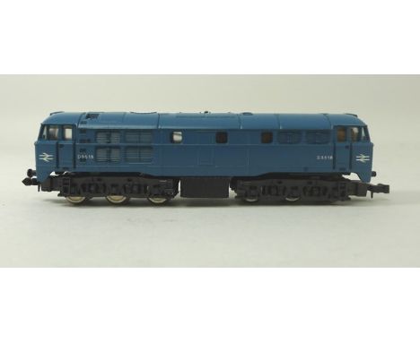 A Lima N scale 368 locomotive, boxed, together with 24 boxed carriages and trucks, 13 unboxed, a Lyddle End East Goods Shed, 