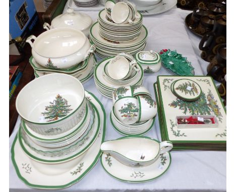 An extensive Spode "Christmas Tree" pattern dinner service with tureens; mats; etc.; 93 pieces approx