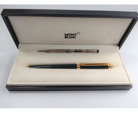 A Mont Blanc Rollerball pen. Together with an additional cartridge and box. 