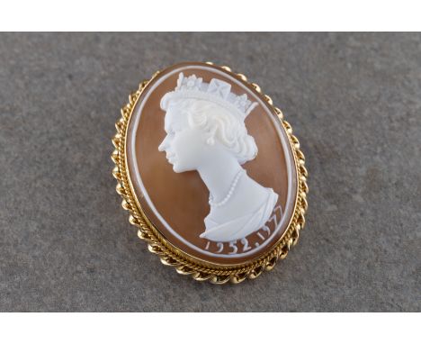 commemorating the Silver Jubilee 1952-1977, 2in. (5cm.).