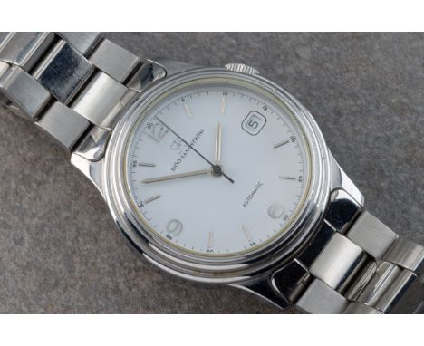 automatic, 37mm stainless steel case, white dial, silver Arabic number at 6,9 and 12, batons, date at 3 o'clock, sapphire cry
