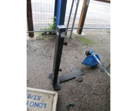 METAL SIGN BRACKET AND WOODEN SIGN