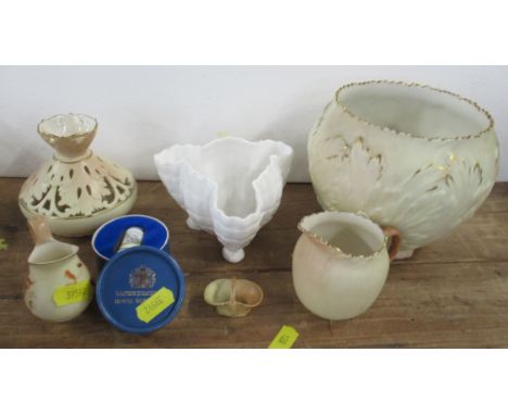 A collection of Locke &amp; Co Worcester and Royal Worcester porcelain, to include jugs, bowls, etc
