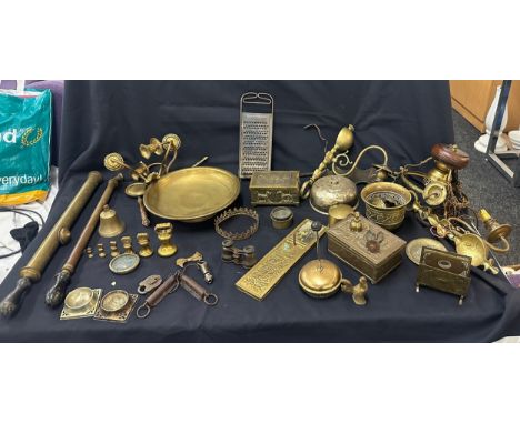 Selection of brassware to include weights, light fixtures etc 