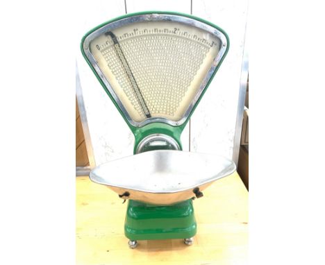 Green Avery shop scales 