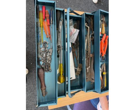 Metal tool box and a selection of assorted tools 