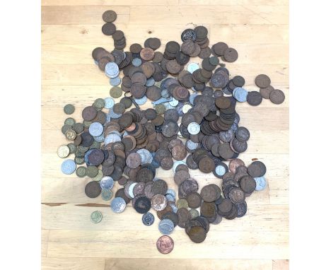 Selection of vintage and later coins 