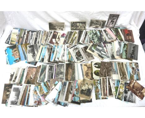 Selection vintage and later postcards, various scenes 