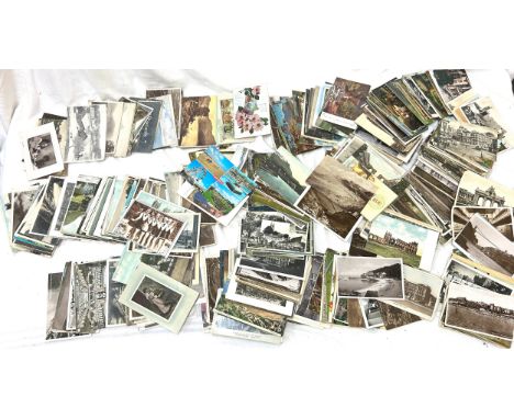 Selection vintage and later postcards, various scenes 